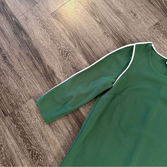 Tuckernuck Green Seamed Shift Dress - Picture 2 of 8